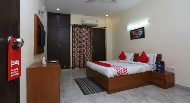 OYO 350 The Orange Hotel
