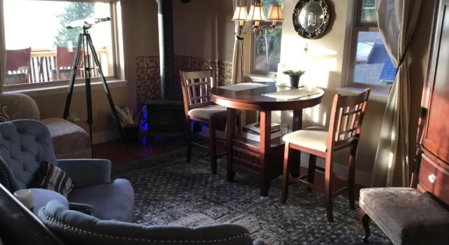 Люкс The Tuwanek Bed and Breakfast