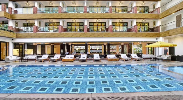 Полулюкс с видом на бассейн Radisson Resort Goa Baga