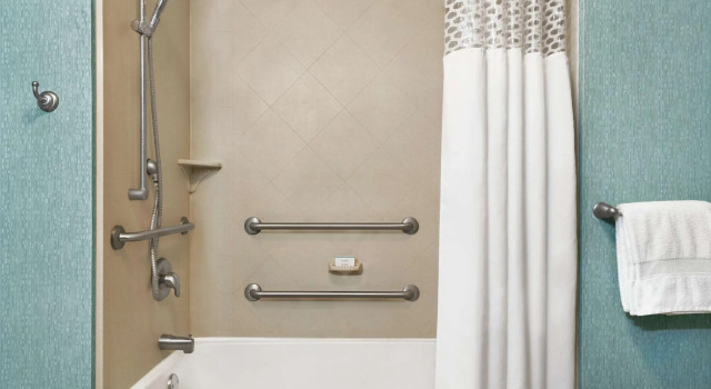 Четырёхместный номер Standard Hampton Inn & Suites Grafton