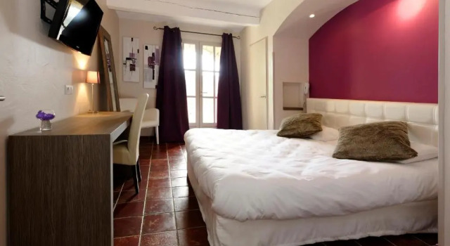 Двухместный номер Standard Logis Hôtel Restaurant La Bergerie
