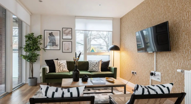 The Hoxton Docks - Modern & Bright 1BDR Flat With Study Room & Balcony, Varaa Huoneisto Asunnot kohteessa Merseyside, Huoneisto