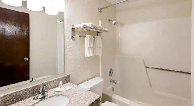 Номер Standard Days Inn by Wyndham Fort Dodge