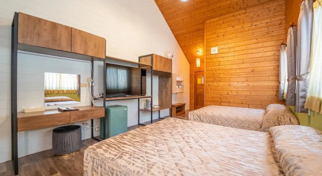 Четырёхместный номер Standard New Era Art Resort and Spa