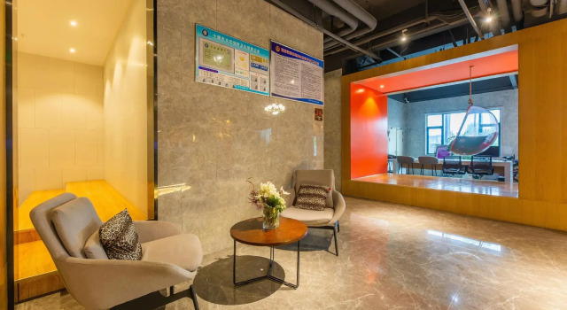 Ausotel Smart (Shiyan Railway Station), Book Hotel Hoteller i Shiyan med parkering, Parkering
