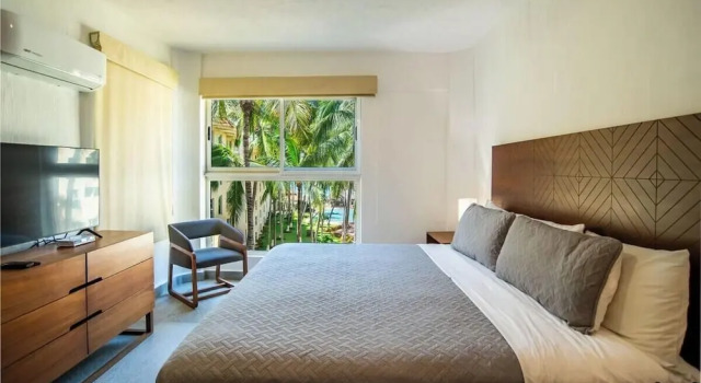 Beachfront 2BR Condo - Pool - Blue Flag Beach, Забронировать Апартаменты/квартира Апартаменты Наярит, Апартаменты/квартира