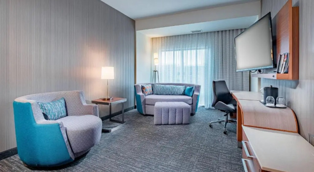 Двухместный люкс Courtyard by Marriott Toledo West