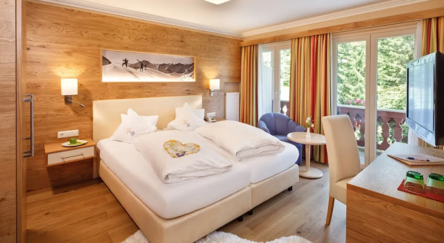 Двухместный номер Standard с балконом и с видом на горы Familienhotel Hinteregger