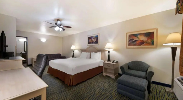 Люкс SureStay Hotel by Best Western Falfurrias