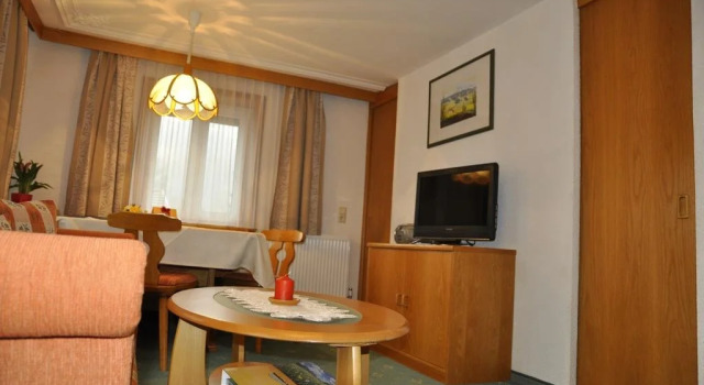 Ferienwohnungen Durst Roswitha, Rezervați Hotel Zoeblen Tannheimer Tal