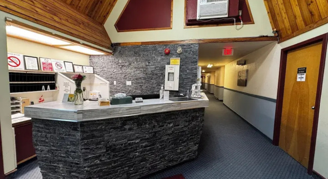 Zero-100 Motor Inn, Varaa Hotelli Marathon Ontario