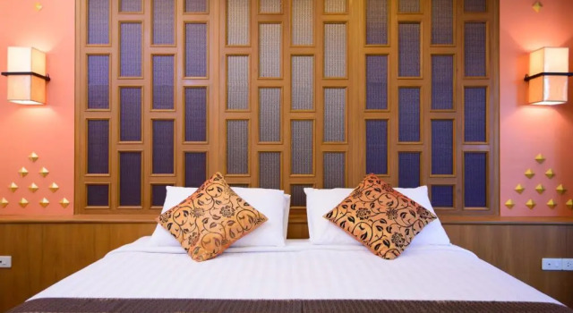 Люкс Deluxe Golden House BTS Chidlom Bangkok