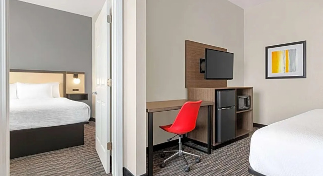 Люкс Ramada by Wyndham Marina