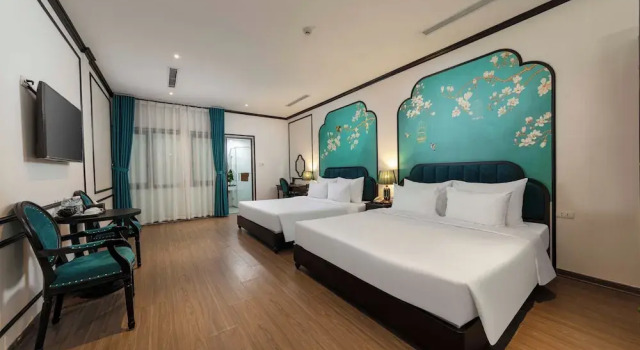 Четырёхместный номер Premium с видом на внутренний двор Azen Lakeside Hotel & Travel