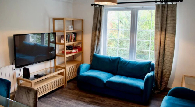 Modern Flat in the Heart of Edinburgh, Забронировать Отель Отели Эдинбурга с бассейном, рядом с St George's West Church, Бассейн