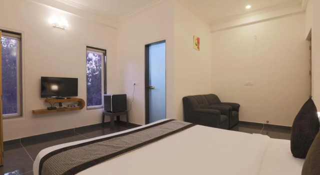 Aaria Residency, Rezerwuj Hotel Hotele w Arambol z basenem, Basen