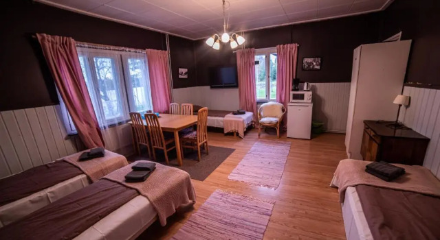 Четырёхместный номер Economy Arctic Guesthouse