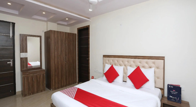 OYO 28302 Hotel Welcome Banquets And Room, Забронировать Отель Фаридабад штат Харьяна