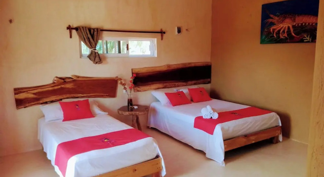 Кровать в общем номере Tribe Beachville