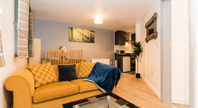 1 Bedroom Newton Apartment Wigan, A Walk to Albert Infirmary, Free Private Parking, Free WiFi, Varaa Huoneisto Asunnot kohteessa Merseyside, Huoneisto