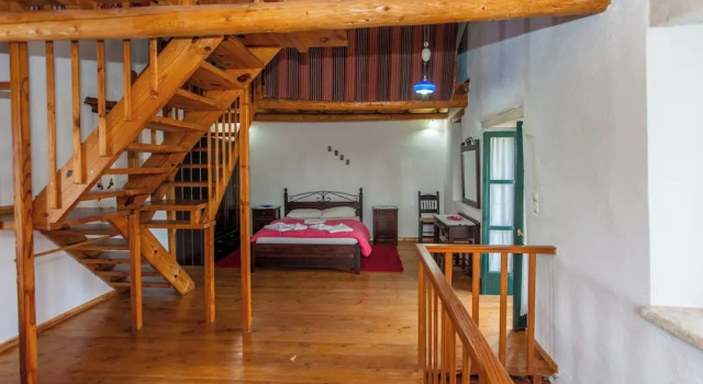 Dream 1 -traditional House With Pool To Share