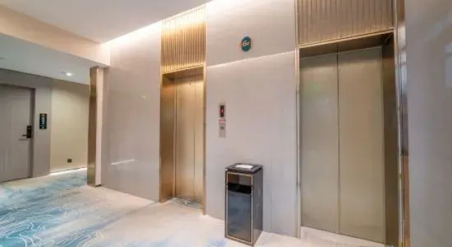 Weike Cinema Hotel (Jingdezhen People's Square Branch), Rezerwuj Hotel Jingdezhen Jiangxi