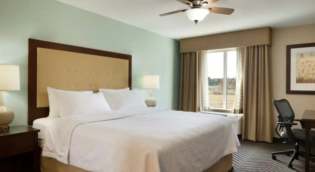 Люкс с 2 комнатами Homewood Suites by Hilton Kalamazoo-Portage