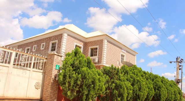 Dubys Suites Dutse, Prenota Hotel Hotel a Bwari con parcheggio, Parcheggio