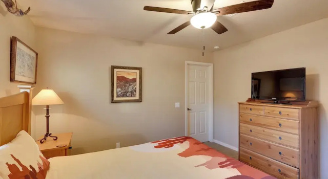 3 Mi to Lake Havasu! Retreat w/ Poolside Oasis