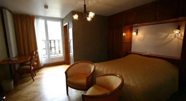 Полулюкс Logis Hôtel Restaurant Au Cerf dOr