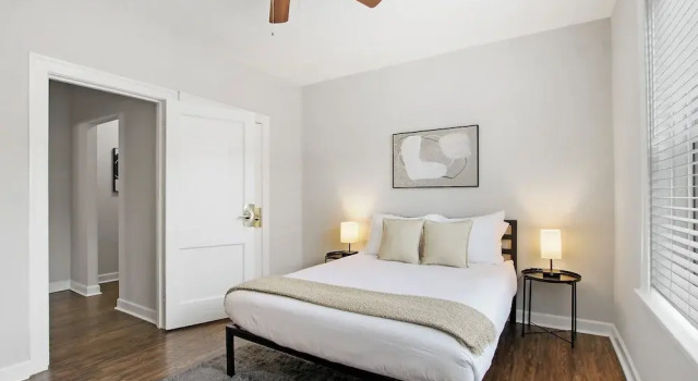 1BR Cozy Apt - Harper 404, Забронировать Апартаменты/квартира Апартаменты Чикаго, рядом с Hyde Park Art Center, Апартаменты/квартира