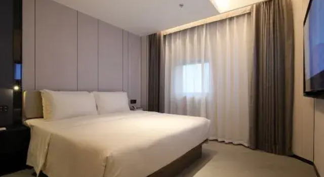 Семейный люкс Executive Atour Hotel Shanghai Jingan Temple West Nanjing Road