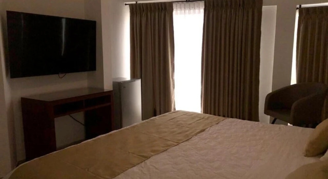 Люкс Deluxe Colon Plaza Hotel