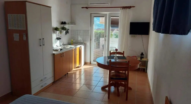 Семейная студия Apartments Burcul Pag