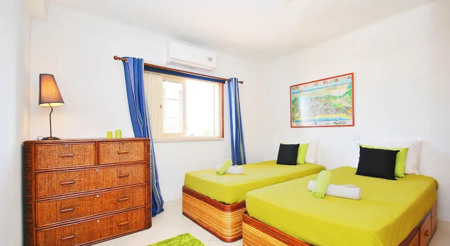 Апартаменты с 2 комнатами с балконом и с видом на бассейн Apartamento Formentera