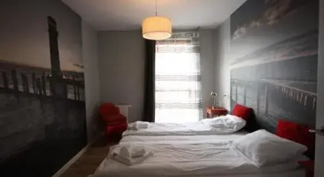 Flatinfo Apartments AURA, Varaa Huoneisto Hotellit Pommeri pysäköinnillä, Pysäköinti