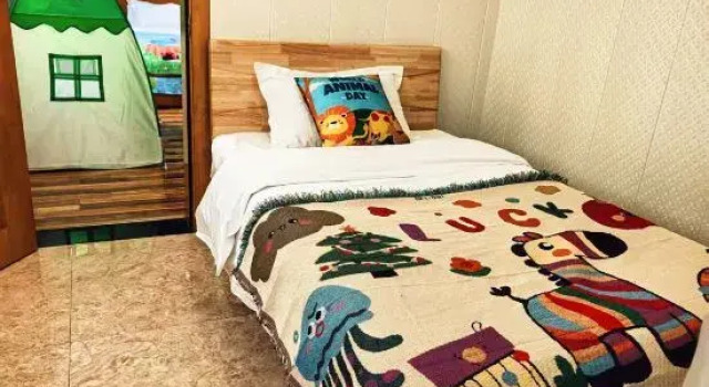 Семейный тент с 2 комнатами Balidao Holiday Hotel (Hezhou College)