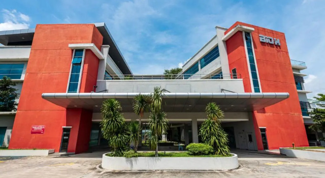 Коттедж 8500SF Roof Top Stay With Private Infinity Pool & Gym Located In Cyberjaya