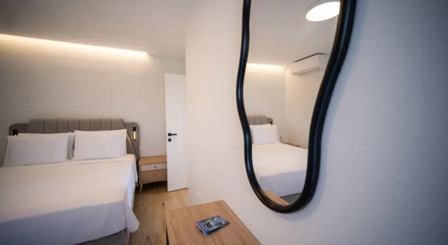 The Seven Islands Apartments