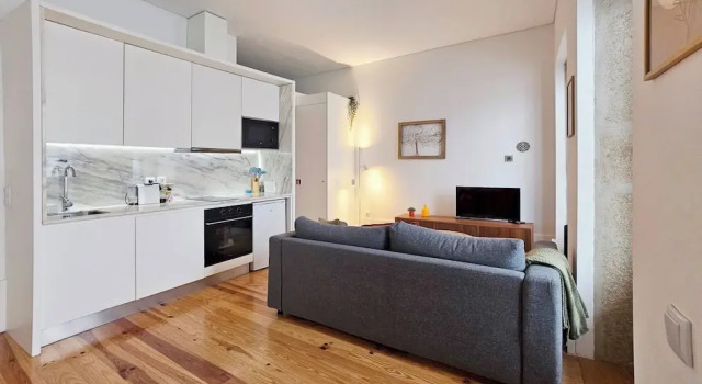 Frs002 Floresold Town: Elegant Studio W/ Patio, Забронировать Отель Порту Регион Порту, рядом с Парк Виртудеш