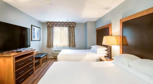 Четырёхместный номер Standard Shilo Inn Suites Seaside East