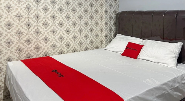 RedDoorz Near Waterpark Citra Garden Medan, Rezerwuj Hotel Medan Sumatra