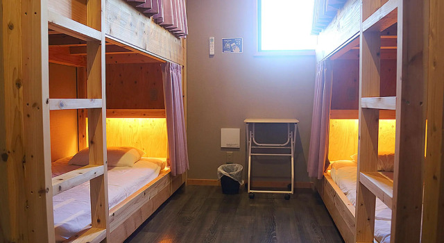 Bett im Wohnheim HOSTEL Co-EDO