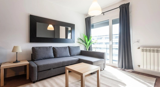 FLH Expo Modern Flat with Balcony, Забронировать Отель Лориш 