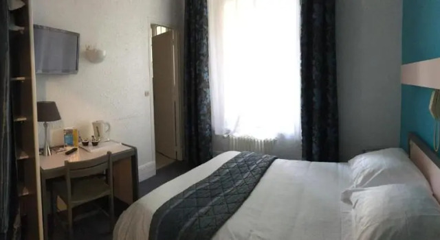 Номер Standard Hôtel Windsor Contact Hôtel