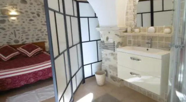 La Ferme de Valauris, Réserver Auberge Mini-hôtels à Auvergne, Auberge