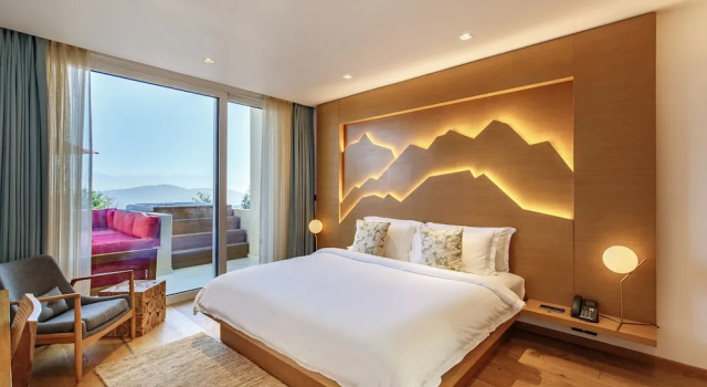 Люкс с балконом The Terraces Resort and Spa