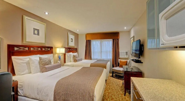 Четырёхместный номер Standard Red Lion Inn and Suites Victoria