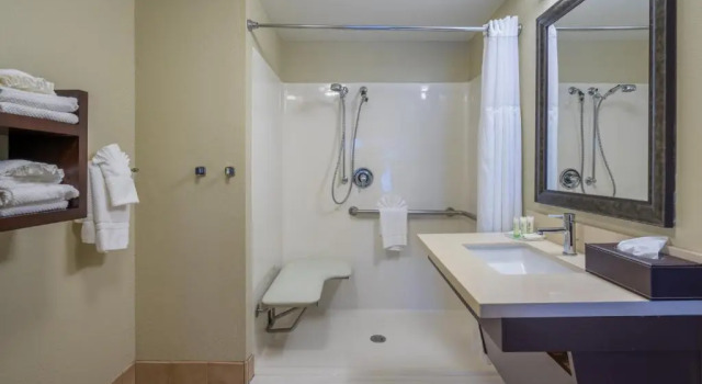 Двухместный номер Standard Staybridge Suites Wilmington - Brandywine Valley by IHG