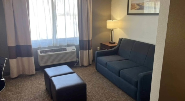 Двухместный люкс Comfort Inn & Suites Phoenix North - Deer Valley